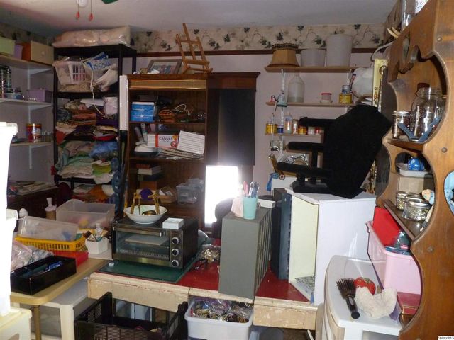 390 W 4th Street, Dallas City, IL 62330