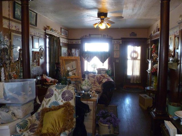 390 W 4th Street, Dallas City, IL 62330