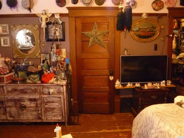 390 W 4th Street, Dallas City, IL 62330