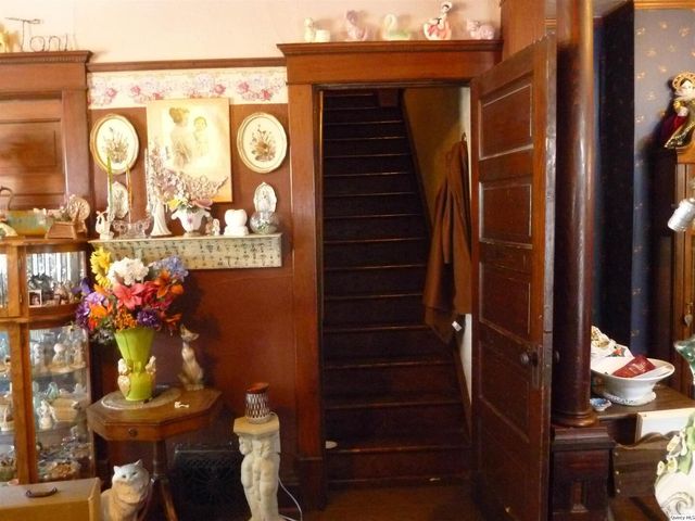 390 W 4th Street, Dallas City, IL 62330