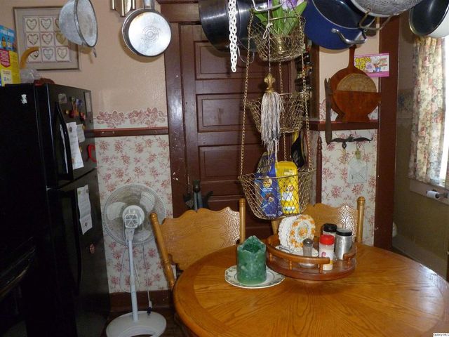 390 W 4th Street, Dallas City, IL 62330