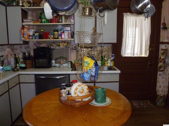 390 W 4th Street, Dallas City, IL 62330