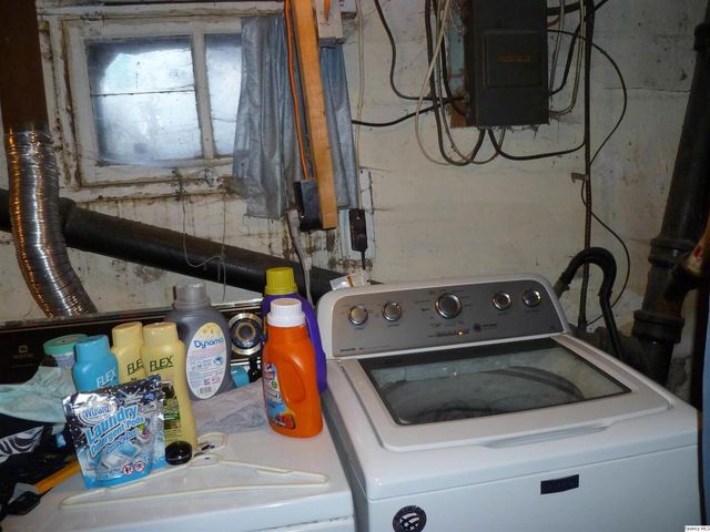 390 W 4th Street, Dallas City, IL 62330