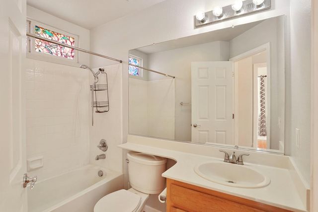 2902 Campbell Ln, Tracy, CA 95377