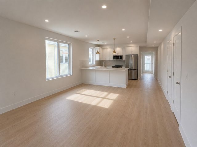 53 Burrell 3, Bolton, MA 02119