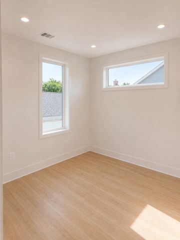 53 Burrell 3, Bolton, MA 02119