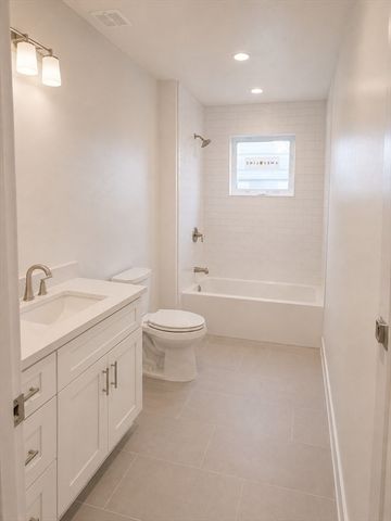 53 Burrell 3, Bolton, MA 02119