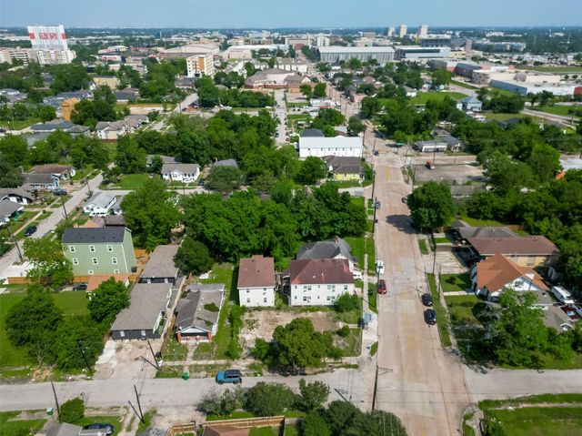 3301 Holman Street, Houston, TX 77004
