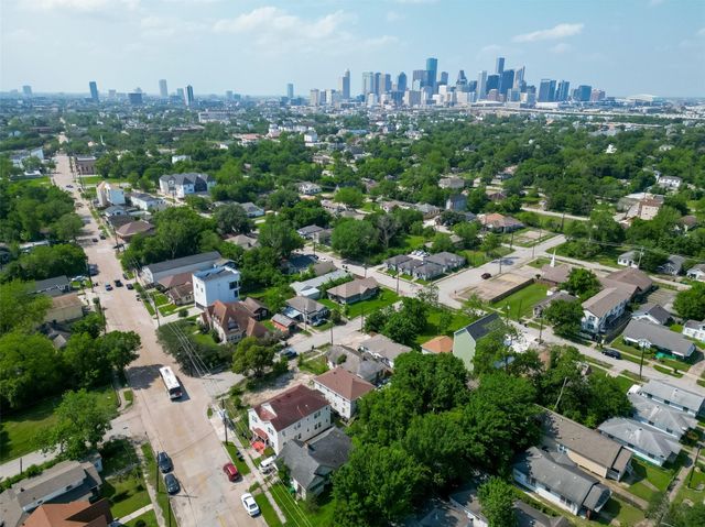 3301 Holman Street, Houston, TX 77004