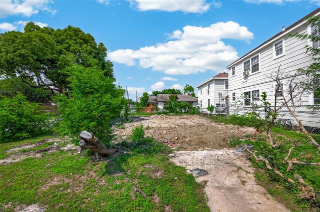 3301 Holman Street, Houston, TX 77004