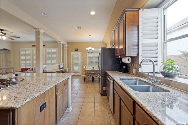 25010 Kiowa Crk, San Antonio, TX 78255