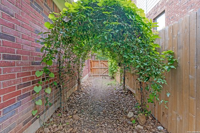 25010 Kiowa Crk, San Antonio, TX 78255