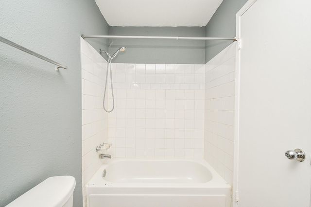 8323 Wilcrest Drive 17008, Houston, TX 77072