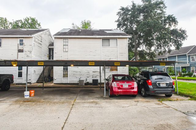 8323 Wilcrest Drive 17008, Houston, TX 77072