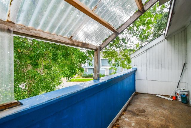 8323 Wilcrest Drive 17008, Houston, TX 77072