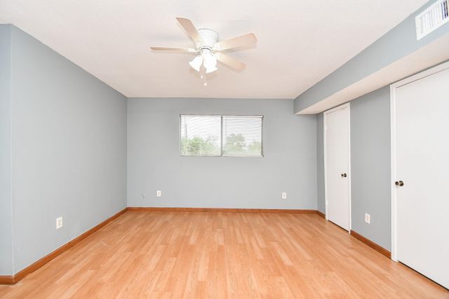 8323 Wilcrest Drive 17008, Houston, TX 77072