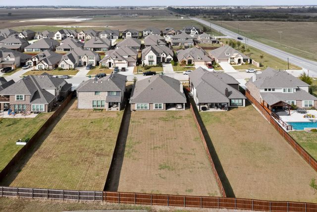 205 Lakewood Lane, Ponder, TX 76259