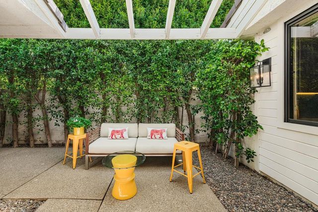 2 Sussex Court, Rancho Mirage, CA 92270