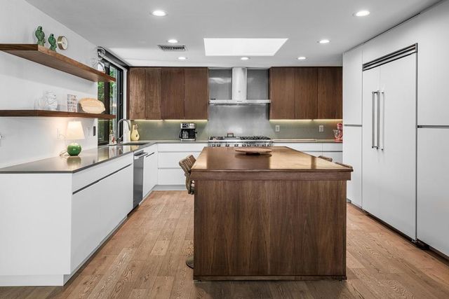 2 Sussex Court, Rancho Mirage, CA 92270