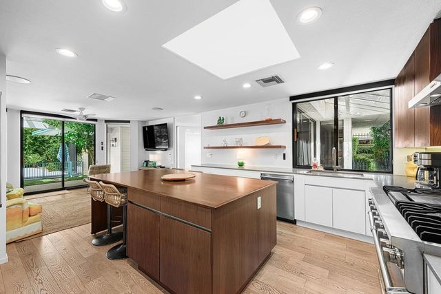 2 Sussex Court, Rancho Mirage, CA 92270