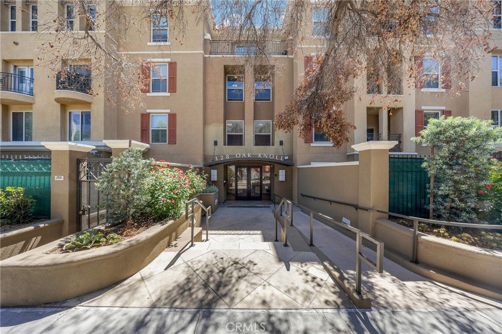 128 N Oak Knoll 111, Pasadena, CA 91101 — photo 4
