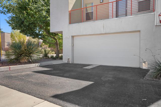 3936 SILVER Avenue SE, Albuquerque, NM 87108