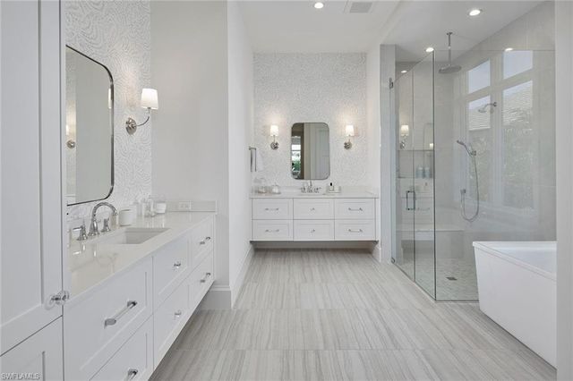 16764 Enclave CIR, Naples, FL 34110