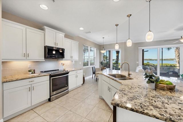 1266 RIVERSCAPE STREET A, Bradenton, FL 34208