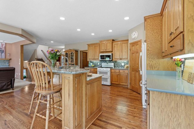 2306 Iverson Court, Lino Lakes, MN 55038