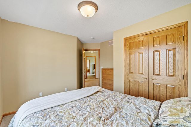 2306 Iverson Court, Lino Lakes, MN 55038