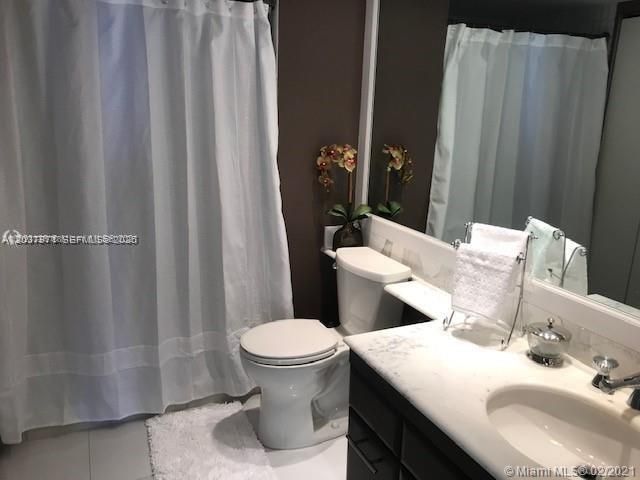 19707 Turnberry Way 23F, Aventura, FL 33180