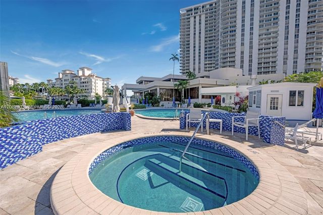 19707 Turnberry Way 23F, Aventura, FL 33180