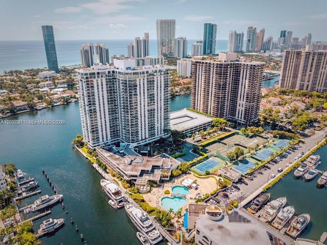 19707 Turnberry Way 23F, Aventura, FL 33180