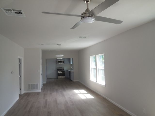 106 E Sadosa Street, Eastland, TX 76448