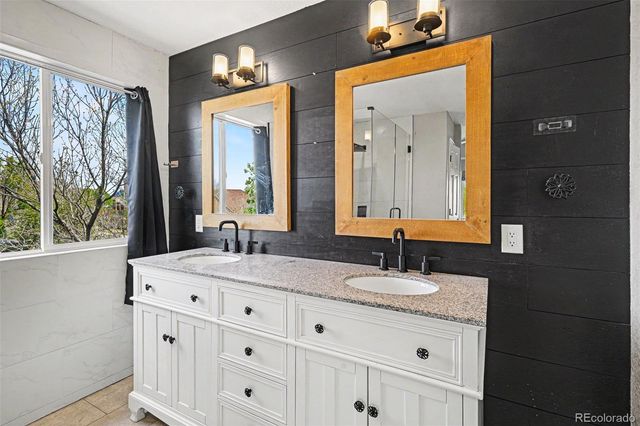 6019 S Ukraine Circle, Aurora, CO 80015