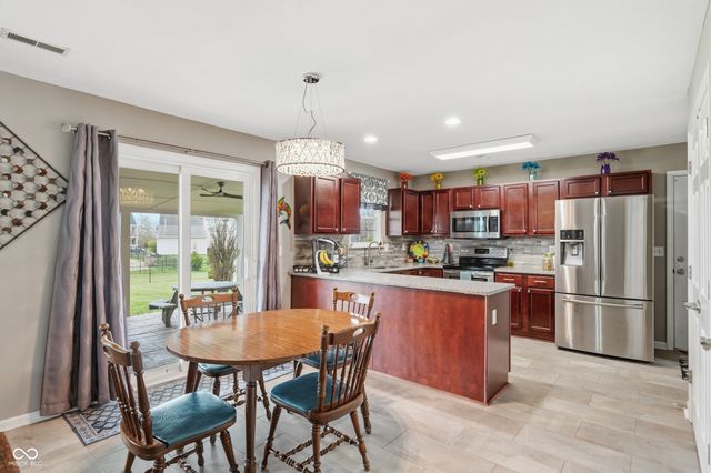 3155 Woodhaven Way, Bargersville, IN 46106