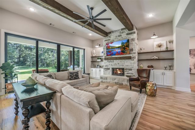 26073 Crown Ranch Boulevard, Montgomery, TX 77316
