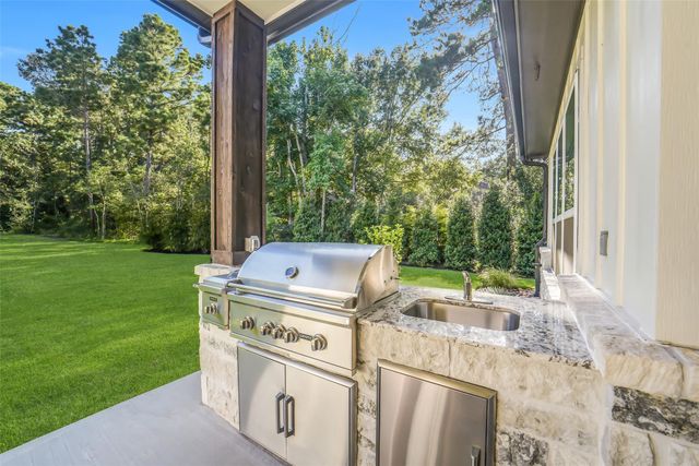 26073 Crown Ranch Boulevard, Montgomery, TX 77316