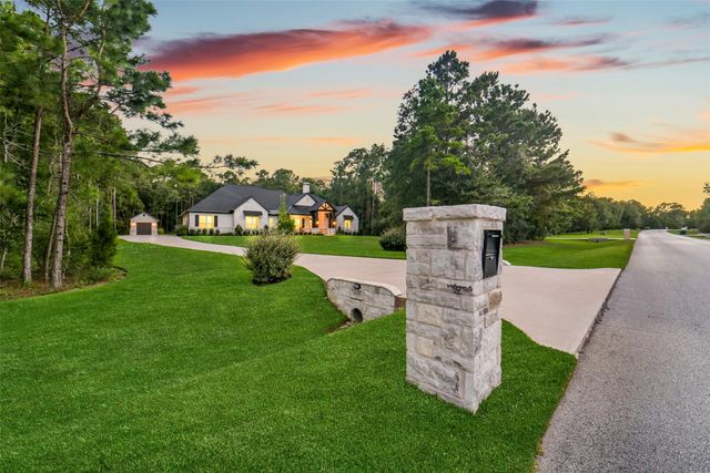 26073 Crown Ranch Boulevard, Montgomery, TX 77316