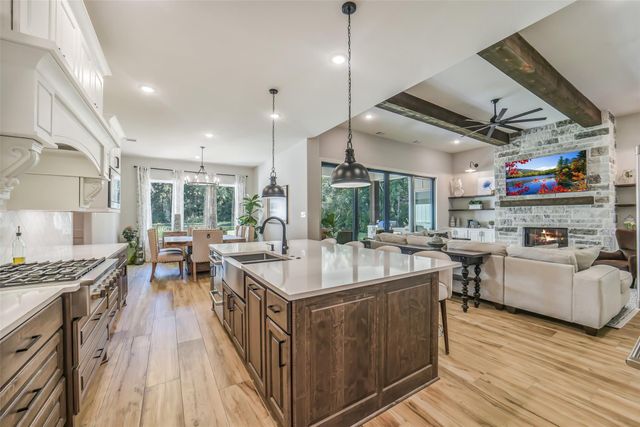 26073 Crown Ranch Boulevard, Montgomery, TX 77316