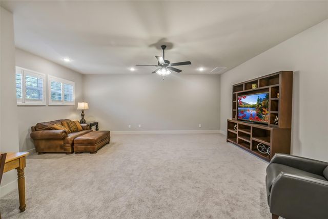 26073 Crown Ranch Boulevard, Montgomery, TX 77316