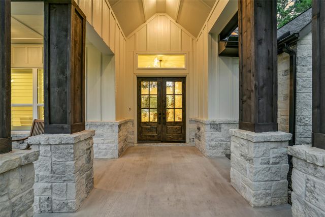 26073 Crown Ranch Boulevard, Montgomery, TX 77316