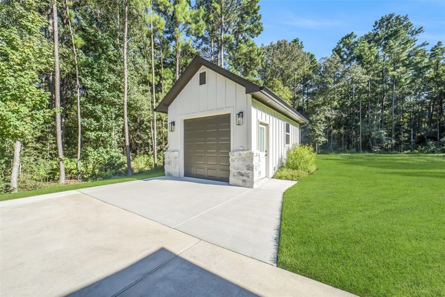 26073 Crown Ranch Boulevard, Montgomery, TX 77316