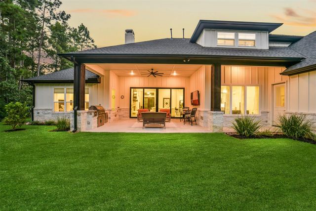 26073 Crown Ranch Boulevard, Montgomery, TX 77316