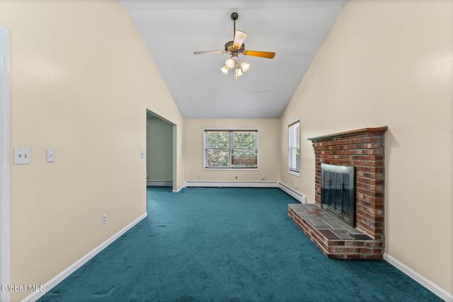 17 Huntington Parkway, Clifton Park, NY 12019