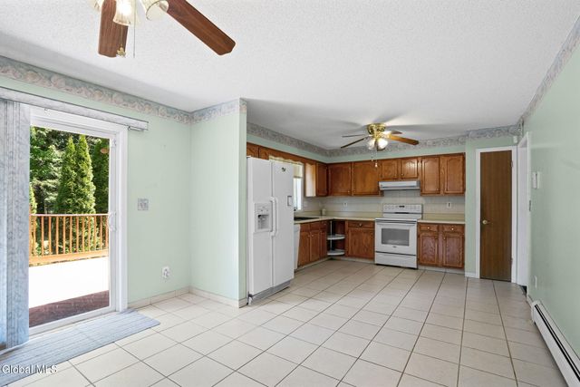 17 Huntington Parkway, Clifton Park, NY 12019