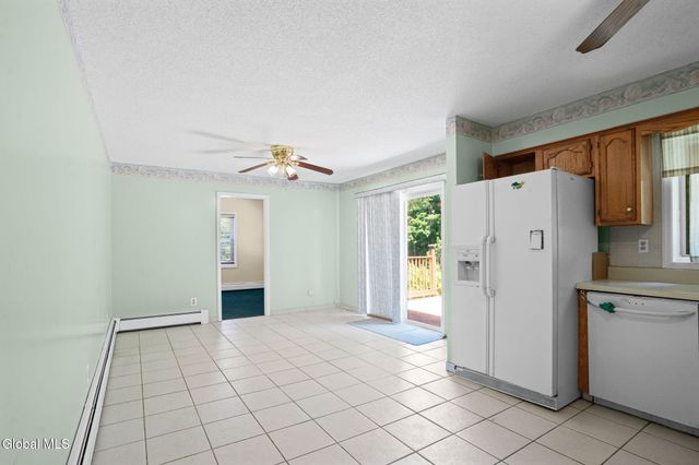 17 Huntington Parkway, Clifton Park, NY 12019