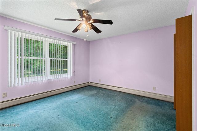 17 Huntington Parkway, Clifton Park, NY 12019