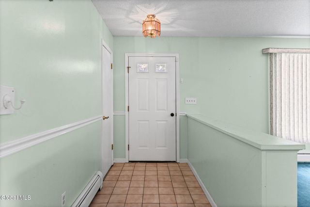17 Huntington Parkway, Clifton Park, NY 12019