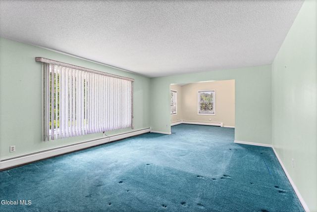 17 Huntington Parkway, Clifton Park, NY 12019